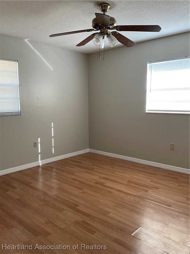 Building Photo - 106 Karola Dr