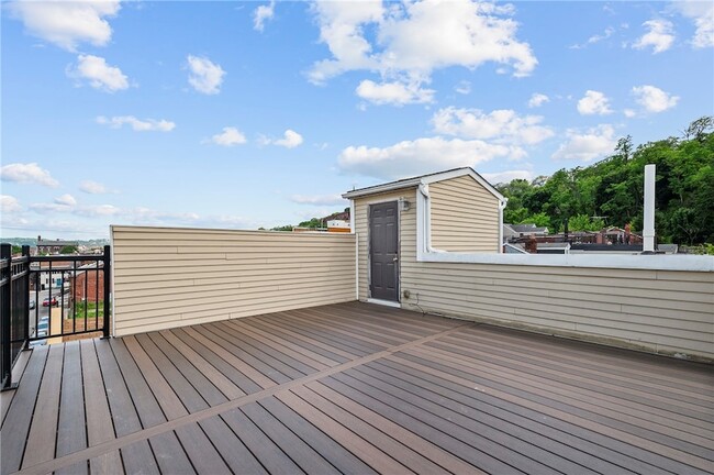 Building Photo - 1038 Bradish St