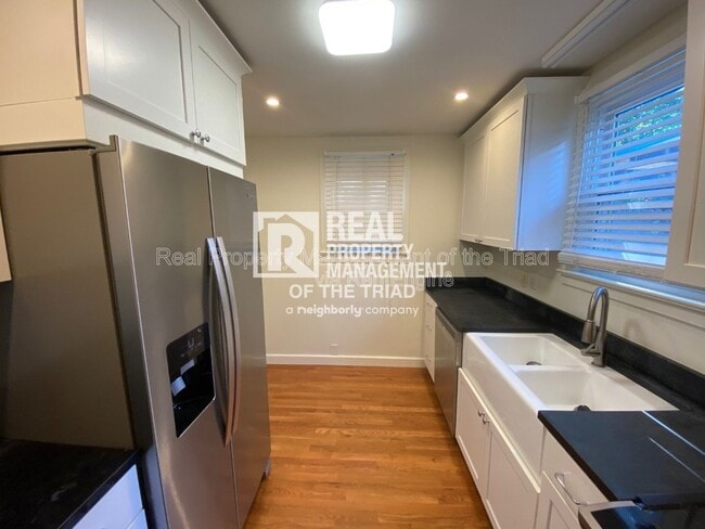 Building Photo - 1223 Ebert St