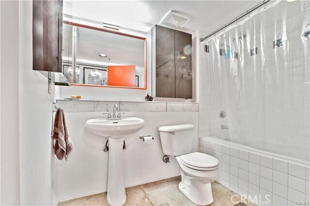 Building Photo - 100 W 5th St