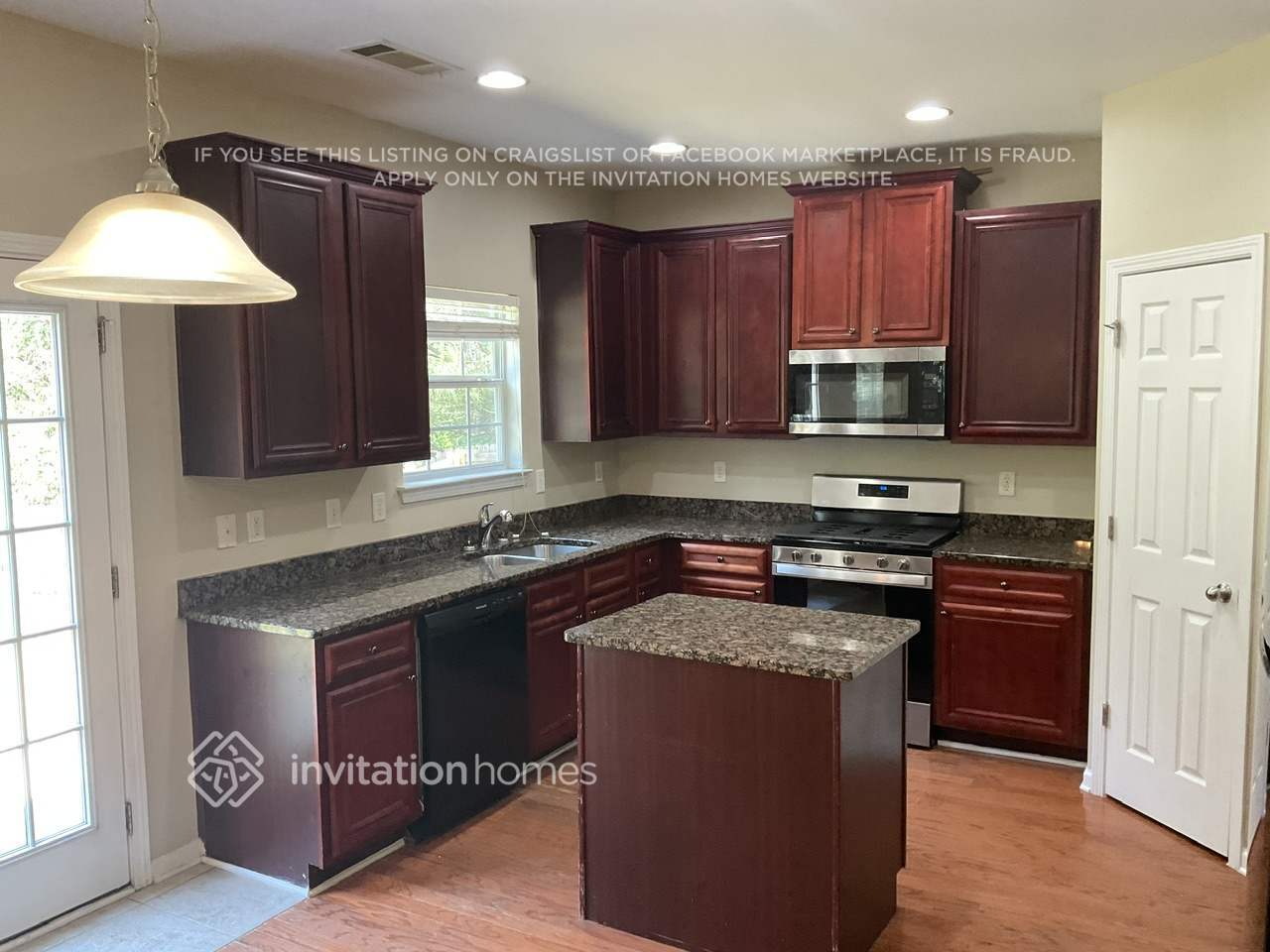 Building Photo - 7852 Wrotham Cir