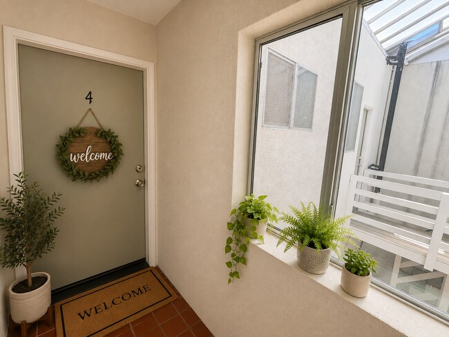 Building Photo - 501 Velasco Ave