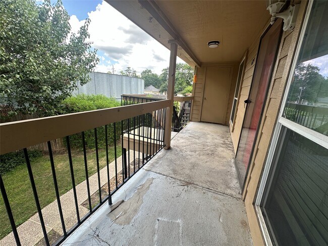 Building Photo - 16120 Stuebner Airline Rd