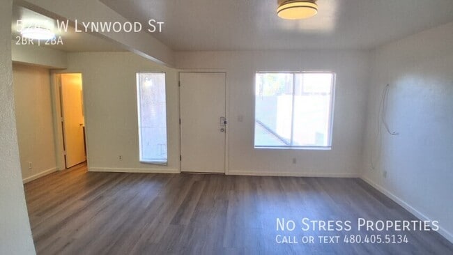 Building Photo - 5241 W Lynwood St