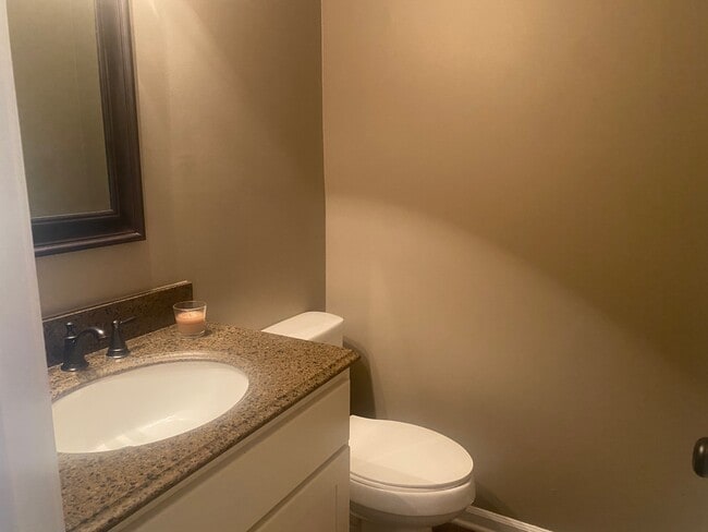 Building Photo - 197 Cox Ln