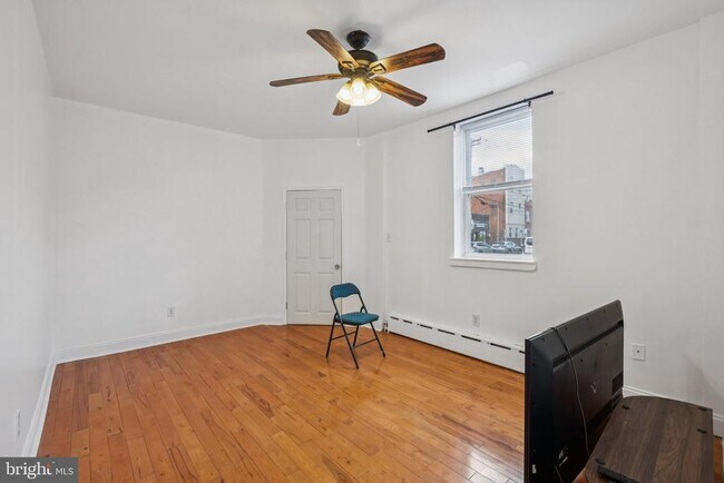 Building Photo - 2001 S 13th St