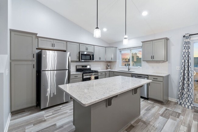 Building Photo - 3 bed, 2 bath home built in 2023