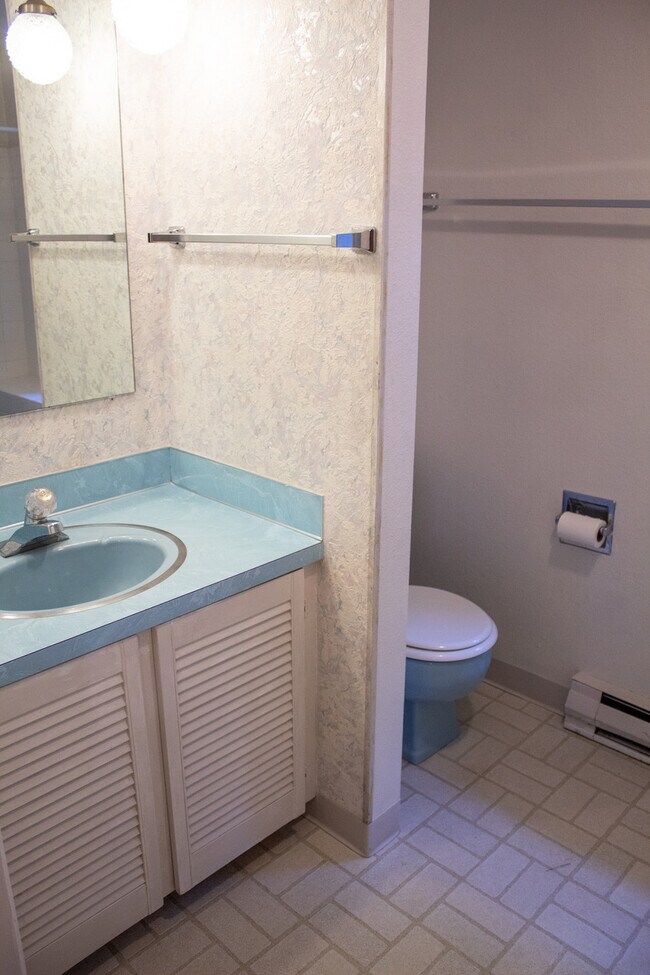 Building Photo - 7147 Mecklem Rd