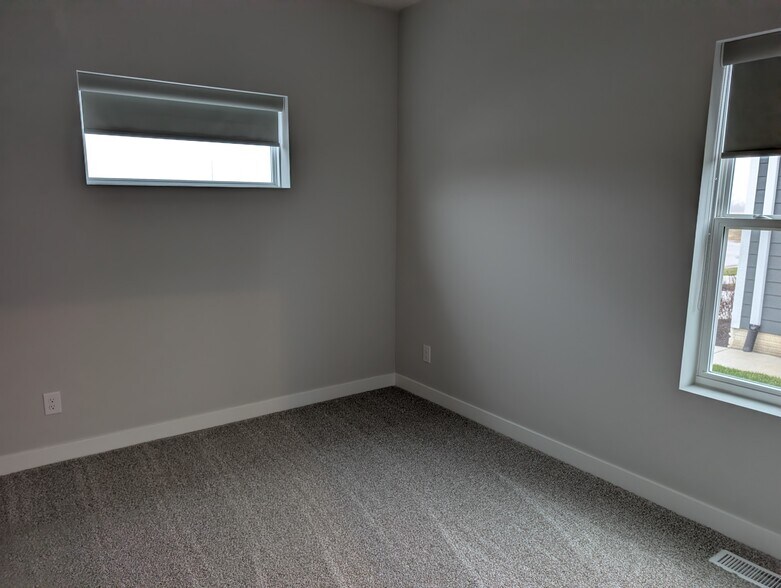 2nd Bedroom - 12855 S 45th Ter