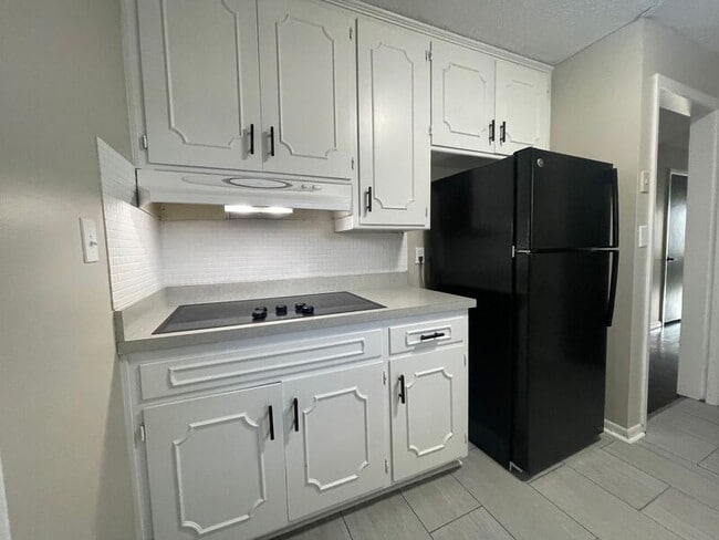 Building Photo - 7318 Newton Dr