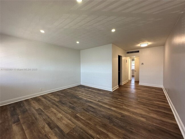 Building Photo - 2300 Madison St