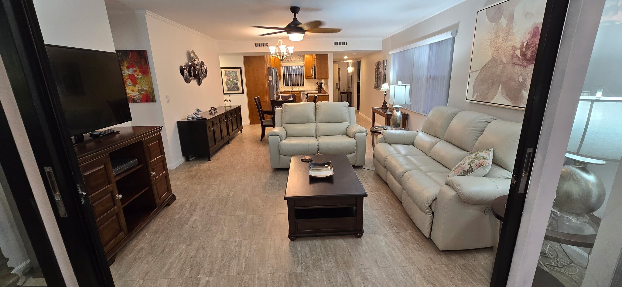 Open concept - 14255 Rosemary Ln