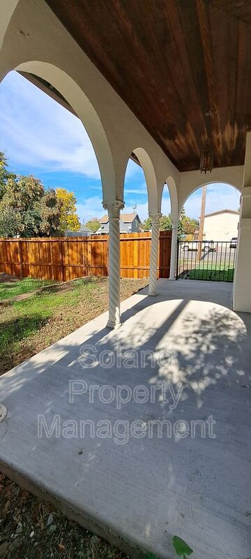 Building Photo - 290 E B St