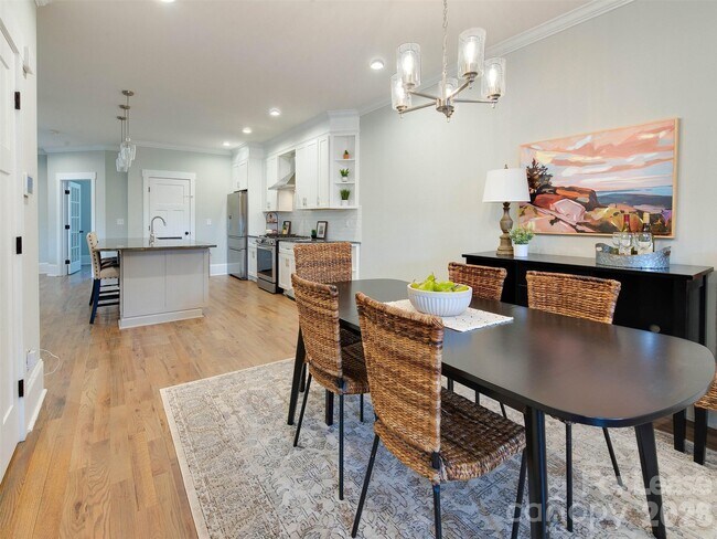 Building Photo - 326 State St