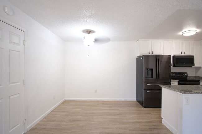 Building Photo - Price Reduction!!! Charming 2-Bedroom, 2-Bath Home in a Prime Modesto Location!