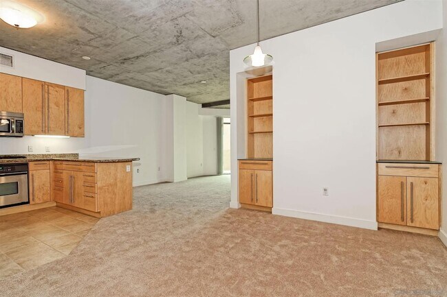 Building Photo - 801 Ash St