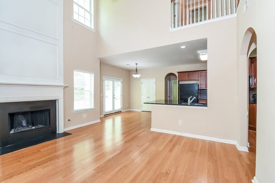 Building Photo - 410 Deepstream Crossing