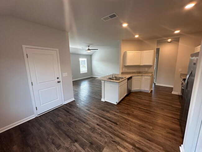 Building Photo - NEW Three Bedroom | Two Bath Home in Camden Park