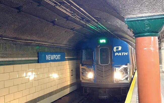 Building Photo - 210 Pavonia Ave