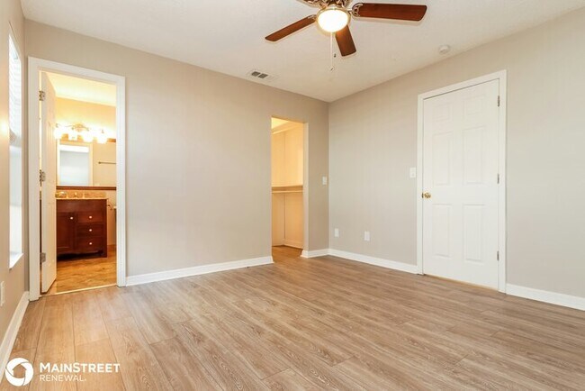 Building Photo - 1411 Cromwell Dr, Tarpon Springs, FL 34689