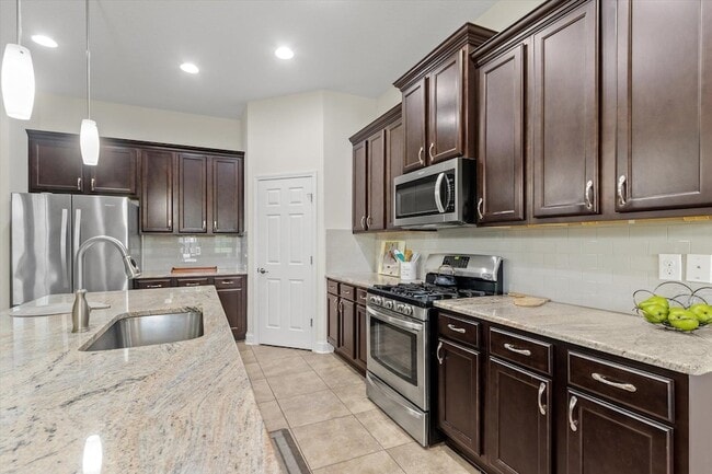 Building Photo - 256 Vivian James Dr