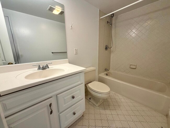 Building Photo - 151 Coolidge Ave