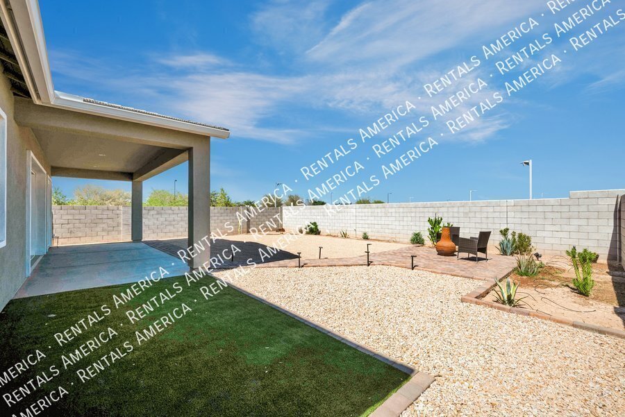 Building Photo - 22700 E Arroyo Verde Dr
