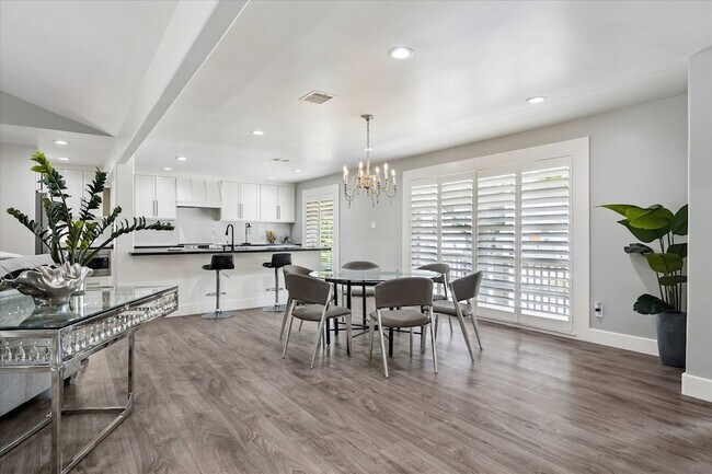 Building Photo - 4715 Braesvalley Dr