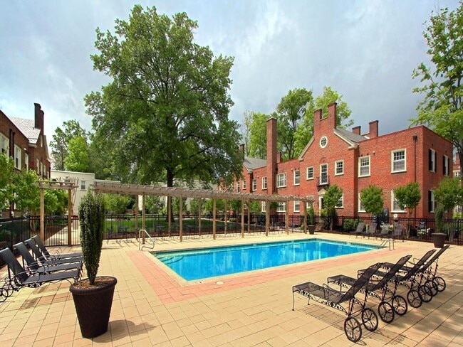 Building Photo - 27 W Lock Ln