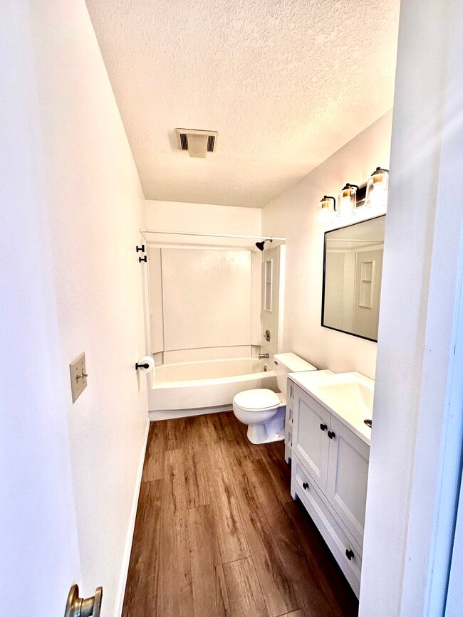 Building Photo - 1965 Mission Way S