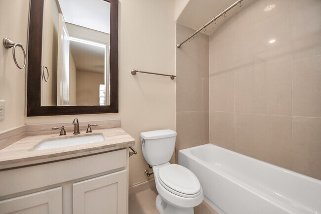 Building Photo - 2061 Fannin Station N