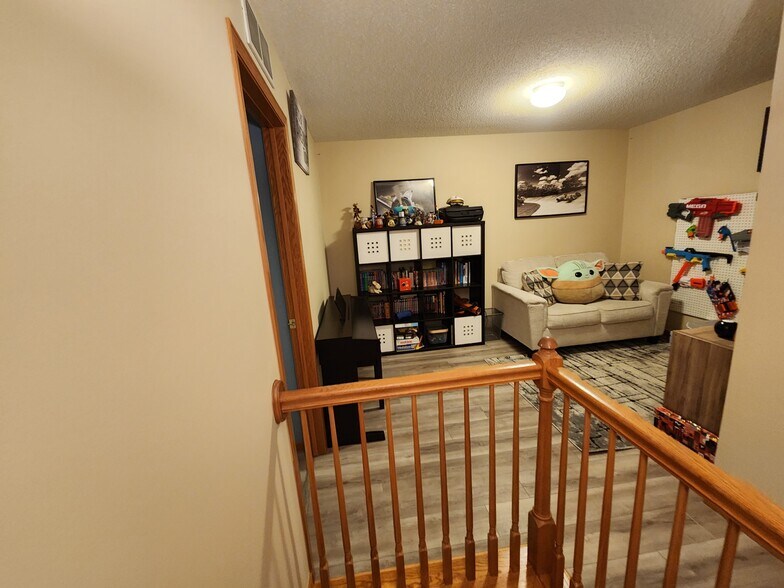 Building Photo - 862 Princeton Ave