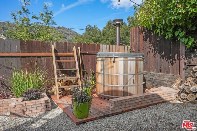 Building Photo - 21549 Summit Trail