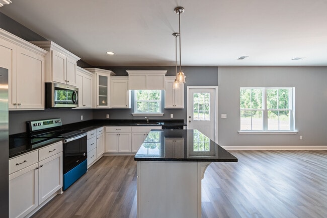 Building Photo - 281 Cypress Creek Dr NE