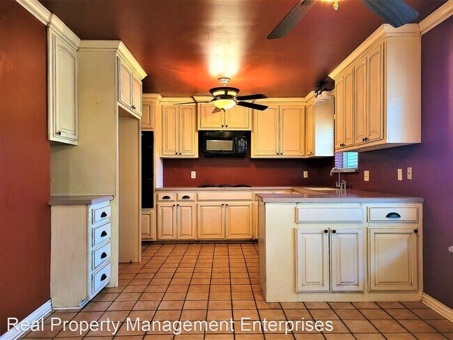 Building Photo - 6 br, 3.5 bath House - 8812 N Kensington Rd