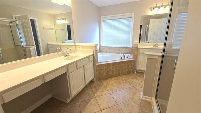 Building Photo - 6099 Prestwood Dr