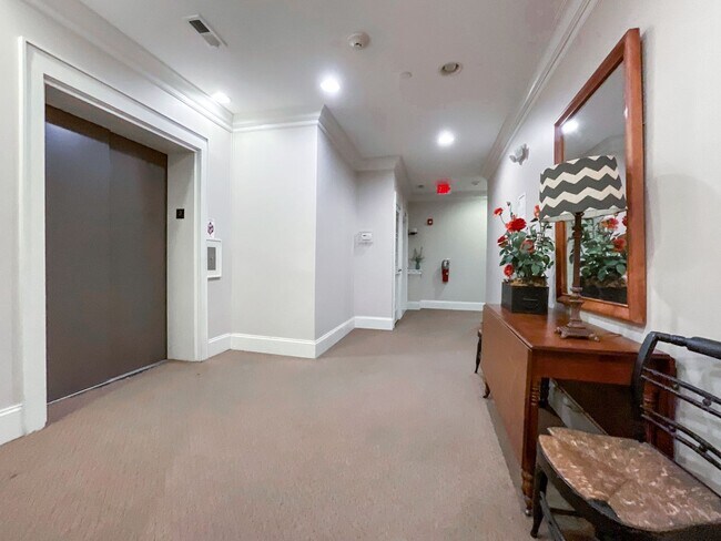 Building Photo - COMING SOON! Charlotte Living at Its Best! 2BR/2BA End Unit + Chef’s Kitchen & Water Included!