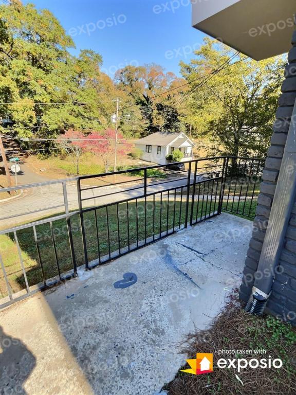 Building Photo - 1884 Center Ave