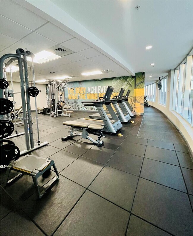 Building Photo - 1750 N Bayshore Dr