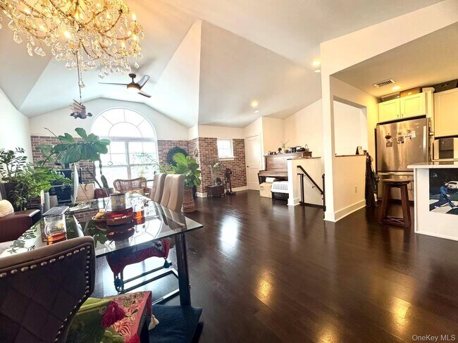 Building Photo - 508 Breton Wy