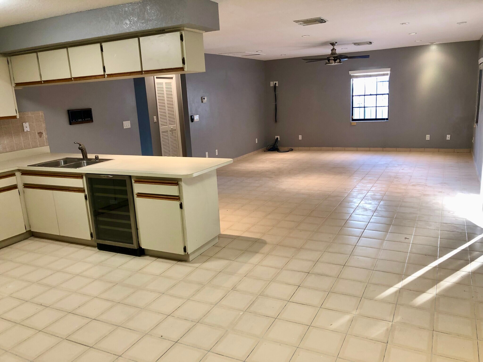 Building Photo - 3021 W Braddock St