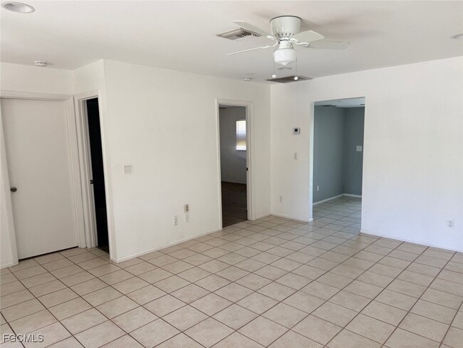 Building Photo - 721 Gilbert Ave S