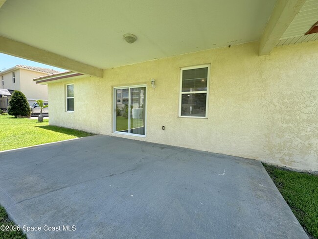 Building Photo - 616 Manatee Bay Dr