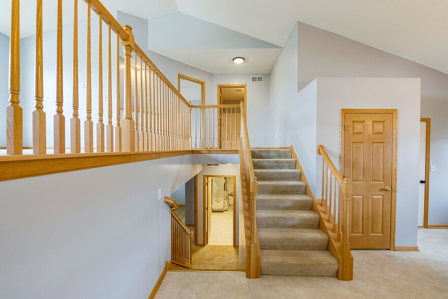 Building Photo - 1728 Ponderosa Ln