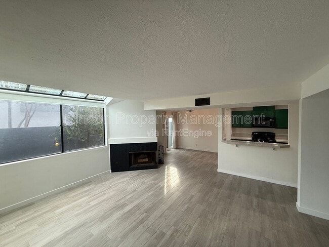 Building Photo - 1231 Tivoli Ln