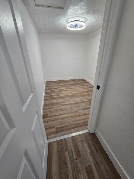 Building Photo - 7160 N Maroa Ave