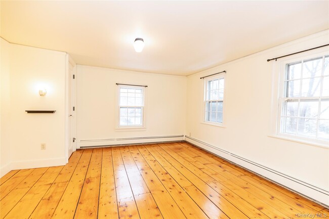 Building Photo - 26 Center St