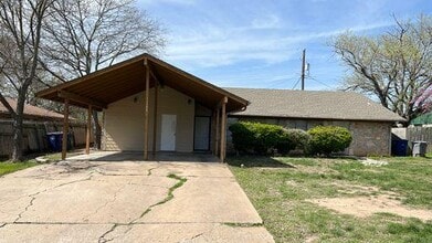 Building Photo - 11208 Renel Dr