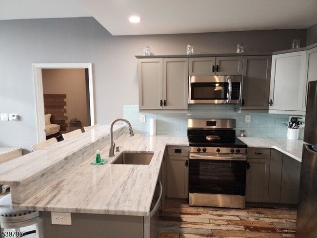 Building Photo - 200 NJ-94