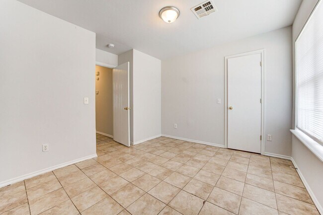 Building Photo - 1314 Commerce Dr